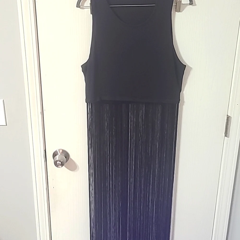 Woman's Xl Sleeveless Round Neck Long Fringe Hem Slim Fit Tank Top - Picture 3 of 4